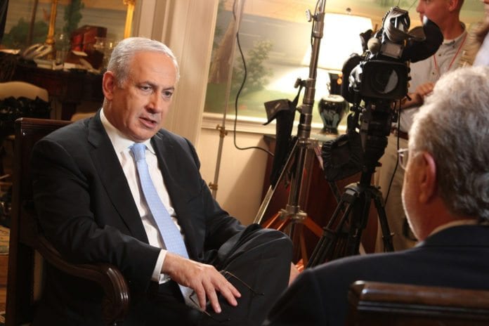 Statsminister Benjamin Netanyahu under et intervju med CNNs journalist Wolf Blitzer. Foto: Bruker IsraelinUSA, flickr.com.
