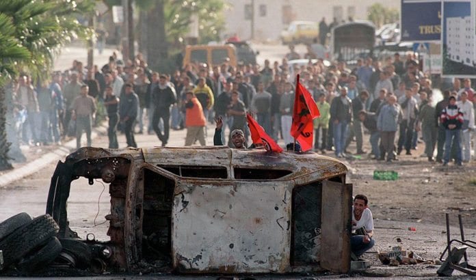 Arkivbilde fra den andre intifadaens første år, 2000/2001. (Illustrasjonsfoto: GPO) Arkivbilde fra den andre intifadaens første år, 2000/2001. (Illustrasjonsfoto: GPO)