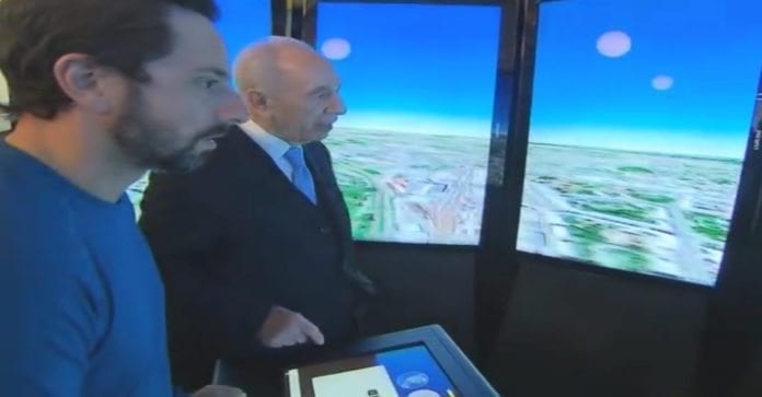 Shimon Peres fikk 3D-omvisning i Israel og av sitt fødested Vishneva i dagens Hviterussland, da han gjestet Googles hovedkvarter torsdag. (Foto: Skjermdump av video fra YnetNews.com) Shimon Peres fikk 3D-omvisning i Israel og av sitt fødested Vishneva i dagens Hviterussland, da han gjestet Googles hovedkvarter torsdag. (Foto: Skjermdump av video fra YnetNews.com)
