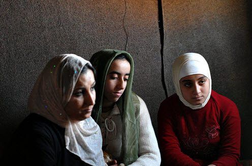 Disse palestinerne har flyktet fra Irak til Jordan. I løpet av ni år er 75 prosent av palestinerne i Irak drevet bort med vold og trusler. (Foto: UNHCR) Disse palestinerne har flyktet fra Irak til Jordan. I løpet av ni år er 75 prosent av palestinerne i Irak drevet bort med vold og trusler. (Foto: UNHCR)