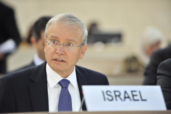 Israels ambassadør til Menneskerettighetsrådet, Aharon Leshno-Yaar, sendte klagebrev til FN da det ble klart at en Hamas-representant skulle tale på mandagens samling. Han fikk delvis gjennomslag. (Foto: UN Photo Geneva) Israels ambassadør til Menneskerettighetsrådet, Aharon Leshno-Yaar, sendte klagebrev til FN da det ble klart at en Hamas-representant skulle tale på mandagens samling. Han fikk delvis gjennomslag. (Foto: UN Photo Geneva)