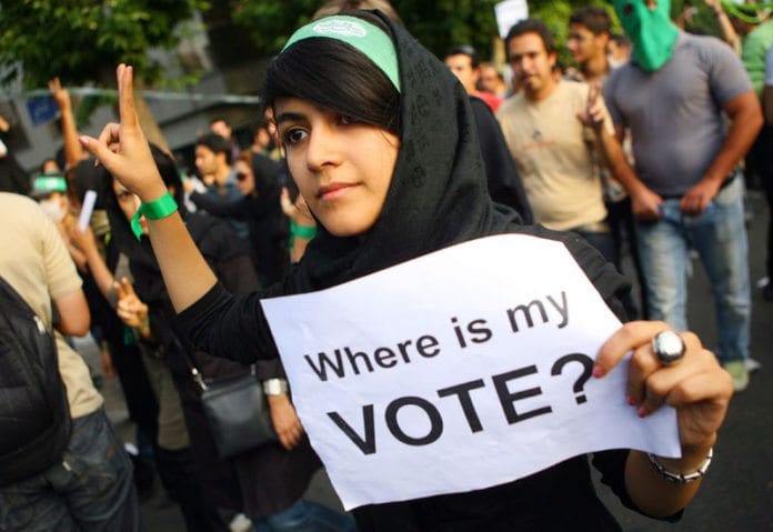 Iranerne skal fredag stemme i det nasjonale parlamentsvalget. (Illustrasjon: Free Babak Dashab 2, flickr.com) Iranerne skal fredag stemme i det nasjonale parlamentsvalget. (Illustrasjon: Free Babak Dashab 2, flickr.com)