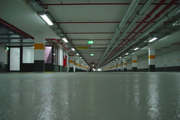 Fra et underjordisk parkeringsanlegg i Köln i Tyskland. (Illustrasjonsfoto: Andreas Beutel, flickr.com) Fra et underjordisk parkeringsanlegg i Köln i Tyskland. (Illustrasjonsfoto: Andreas Beutel, flickr.com)