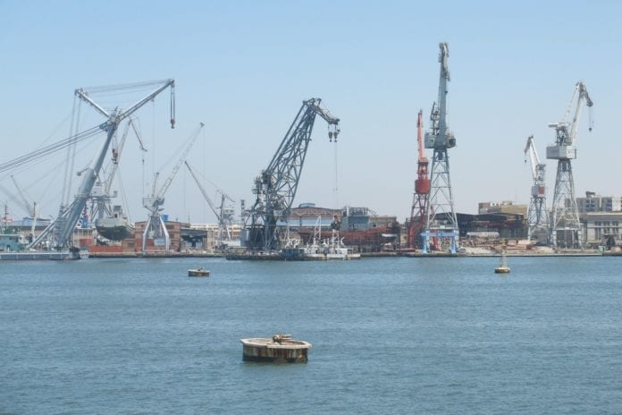 I den egyptiske byen Suez (bildet) oppstod det brann i et oljelager søndag. (Foto: Vyacheslav Argenberg) I den egyptiske byen Suez (bildet) oppstod det brann i et oljelager søndag. (Foto: Vyacheslav Argenberg)