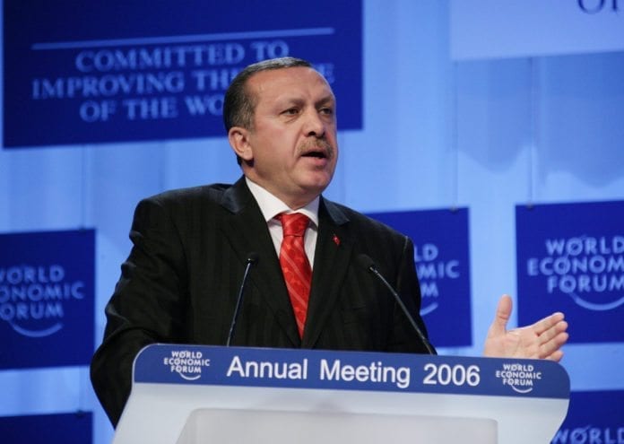 Statsminister Recep Tayyip Erdogan og hans regjering vil ikke tillate at Israel deltar på neste NATO-toppmøte i Chicago. (Foto: E.T. Studhalter, swiss-image.ch) Statsminister Recep Tayyip Erdogan og hans regjering vil ikke tillate at Israel deltar på neste NATO-toppmøte i Chicago. (Foto: E.T. Studhalter, swiss-image.ch)