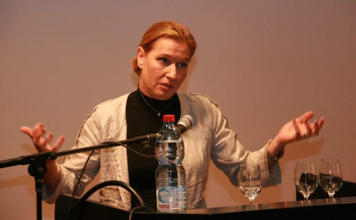 Tzipi Livni kritiserte den sittende regjeringen under protestaksjonen i Tel Aviv. (Foto: Tzipi Livni) Tzipi Livni kritiserte den sittende regjeringen under protestaksjonen i Tel Aviv. (Foto: Tzipi Livni)
