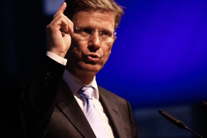 Tysklands utenriksminister Gudio Westerwelle ønsker å se PA og Israel møtes på ny rundt forhandlingsbordet. (Foto: Michael Thurm) Tysklands utenriksminister Gudio Westerwelle ønsker å se PA og Israel møtes på ny rundt forhandlingsbordet. (Foto: Michael Thurm)