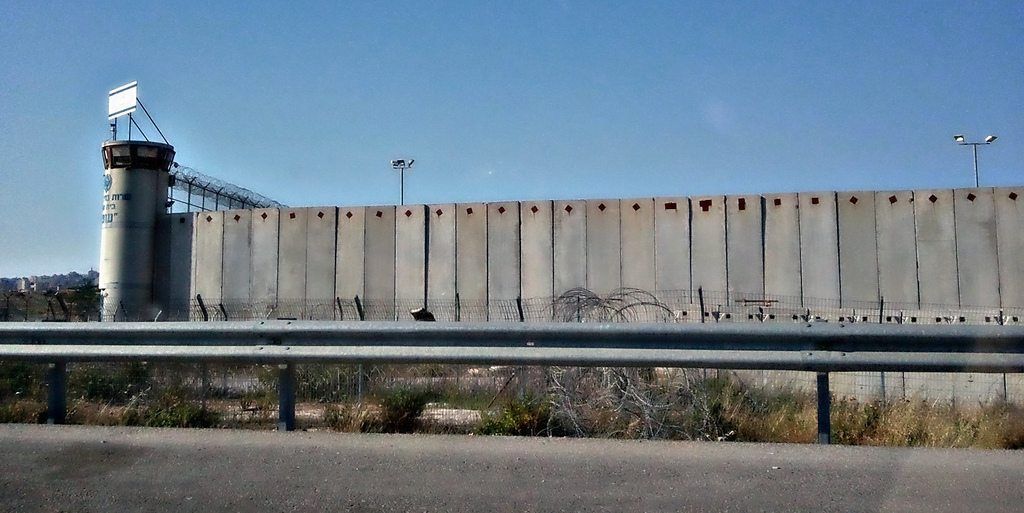 Israelsk fengsel. (Illustrasjon: Ariela Ross)