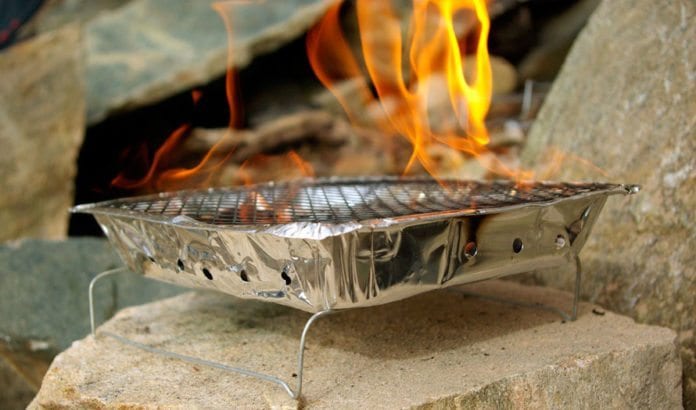 Mynten som påførte gutten brannskadene ble varmet opp på en engangsgrill, forteller en kilde til Vårt Land. (Illustrasjonsfoto: Adam Holtrop, flickr.com) Mynten som påførte gutten brannskadene ble varmet opp på en engangsgrill, forteller en kilde til Vårt Land. (Illustrasjonsfoto: Adam Holtrop, flickr.com)