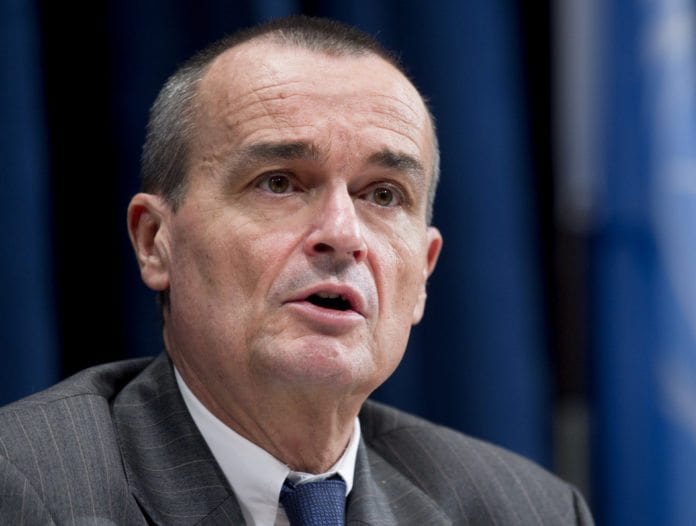 Sikkerhetsrådets president for august, Gérard Araud, mottok onsdag et brev fra Irans viseambassadør i FN. (Foto: UN Photo) Sikkerhetsrådets president for august, Gérard Araud, mottok onsdag et brev fra Irans viseambassadør i FN. (Foto: UN Photo)