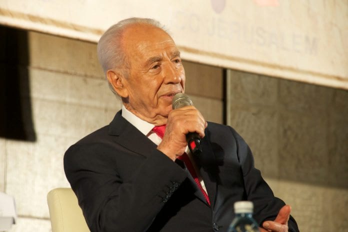 Israels president Shimon Peres møter kritikk for sin motstand mot et preventivt Iran-angrep. (Foto: flickr.com) Israels president Shimon Peres møter kritikk for sin motstand mot et preventivt Iran-angrep. (Foto: flickr.com)