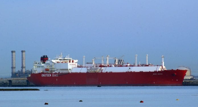 Myndighetene i Litauen har allerede bestilt tankskip til gass, slik som det norske skipet Iberica Knudsen (bildet), for å kunne bringe sine forsyninger fra Israel til Litauen fra og med 2014. (Foto: Paul Johnston) Myndighetene i Litauen har allerede bestilt tankskip til gass, slik som det norske skipet Iberica Knudsen (bildet), for å kunne bringe sine forsyninger fra Israel til Litauen fra og med 2014. (Foto: Paul Johnston)