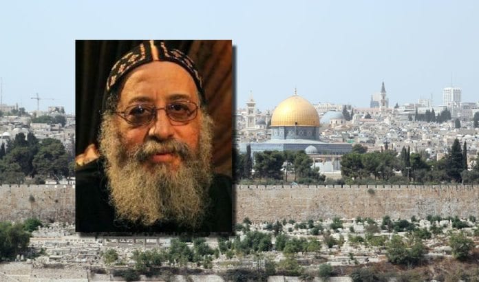 18. november blir Tawadros formelt innsatt som ny pave. Ifølge sin offisielle tittel er han også pave og patriark over Jerusalem. 18. november blir Tawadros formelt innsatt som ny pave. Ifølge sin offisielle tittel er han også pave og patriark over Jerusalem.
