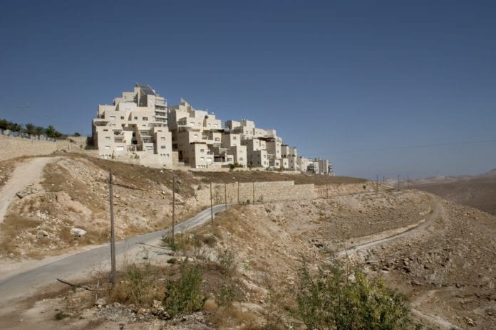 Utkanten av Israels tredje største bosetningsblokk, Ma'ale Adumim, som ligger i nærheten av Jerusalem. (Foto: Decode Jerusalem) Utkanten av Israels tredje største bosetningsblokk, Ma'ale Adumim, som ligger i nærheten av Jerusalem. (Foto: Decode Jerusalem)