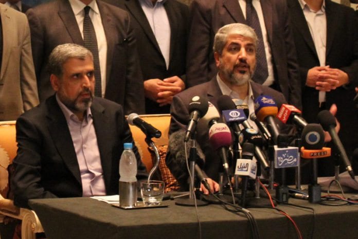 Islamsk Jihad-leder Ramadan Shallah (f.v.) og Hamas-sjef Khaled Mashaal under våpenhvileforhandlingene i Kairo, 21. november 2012. De to terrorgruppenes Islamsk Jihad-leder Ramadan Shallah (f.v.) og Hamas-sjef Khaled Mashaal under våpenhvileforhandlingene i Kairo, 21. november 2012. De to terrorgruppenes
