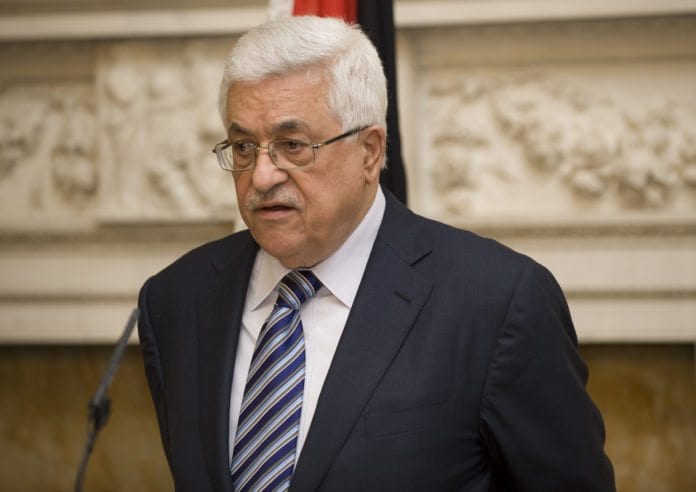 PA-president Mahmoud Abbas talte til de frammøtte i Gaza by, via satelittvideo fra sitt kontor i Ramallah. (Foto: Pressekontoret til den britiske regjeringen) PA-president Mahmoud Abbas talte til de frammøtte i Gaza by, via satelittvideo fra sitt kontor i Ramallah. (Foto: Pressekontoret til den britiske regjeringen)