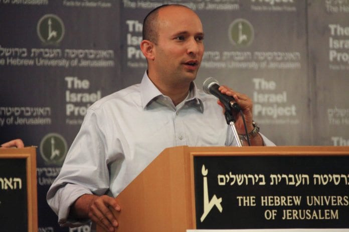 Naftali Bennett ønsker å gjøre livet enklere for religiøse jøder, ved å innføre søndag som offisiell fridag i Israel. (Foto: Mati Milstein, The Israel Project) Naftali Bennett ønsker å gjøre livet enklere for religiøse jøder, ved å innføre søndag som offisiell fridag i Israel. (Foto: Mati Milstein, The Israel Project)