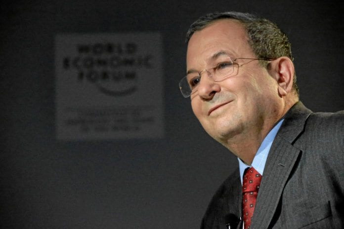 Forsvarsminister Ehud Barak brøt militærsensuren i Israel. Det må han stilles til ansvar for, mener Ha'aretz. (Foto: WEF) Forsvarsminister Ehud Barak brøt militærsensuren i Israel. Det må han stilles til ansvar for, mener Ha'aretz. (Foto: WEF)