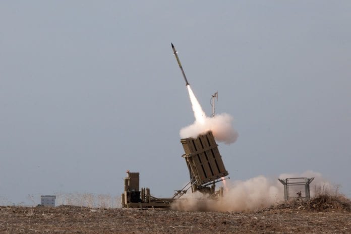 Innkjøpsprosessen av rakettforsvarsbatteriene Iron Dome kan bli rammet av amerikanske budsjettkutt. (Foto: IDF) Innkjøpsprosessen av rakettforsvarsbatteriene Iron Dome kan bli rammet av amerikanske budsjettkutt. (Foto: IDF)
