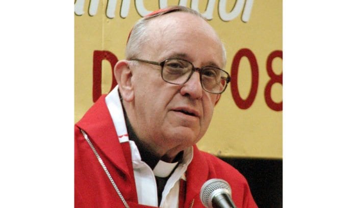 Pave Frans I da han ennå var kardinal Jorge Bergoglio i 2008. (Foto: Aibdescalzo, Wikimedia Commons) Pave Frans I da han ennå var kardinal Jorge Bergoglio i 2008. (Foto: Aibdescalzo, Wikimedia Commons)