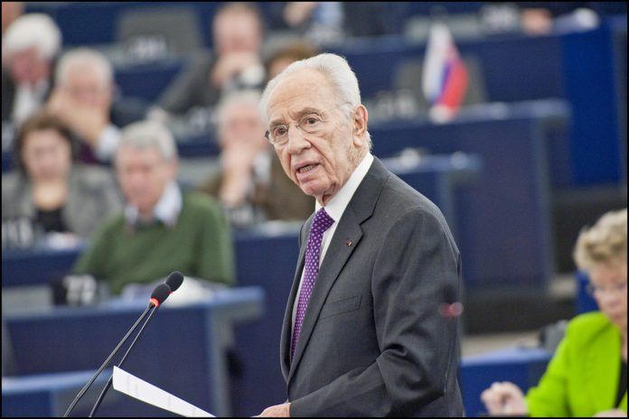 President Shimon Peres talte under Minnemarkeringen for Holocaust ved Yad Vashem søndag kveld. (Foto: EU-parlamentet, flickr.com) President Shimon Peres talte under Minnemarkeringen for Holocaust ved Yad Vashem søndag kveld. (Foto: EU-parlamentet, flickr.com)
