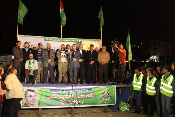 En Hamas-ledet protestaksjon, etter at en palestinsk fange gikk bort i et israelsk fengsel for et år siden. (Foto: Joe Catron, flickr.com) En Hamas-ledet protestaksjon, etter at en palestinsk fange gikk bort i et israelsk fengsel for et år siden. (Foto: Joe Catron, flickr.com)
