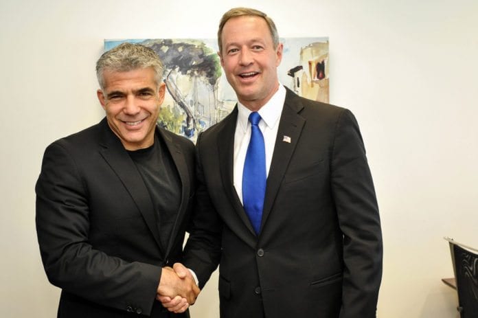 Finansminister Yair Lapid (f.v.) sammen med Maryland-guvernør Martin O'Malley (Demokratene). (Foto: Maryland GovPics, flickr.com) Finansminister Yair Lapid (f.v.) sammen med Maryland-guvernør Martin O'Malley (Demokratene). (Foto: Maryland GovPics, flickr.com)