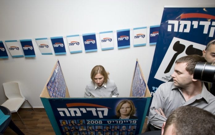 Israels diplomatiminister Tzipi Livni avgir sin stemme i 2009-valget. (Foto: Tzipi Livni, flickr.com) Israels diplomatiminister Tzipi Livni avgir sin stemme i 2009-valget. (Foto: Tzipi Livni, flickr.com)