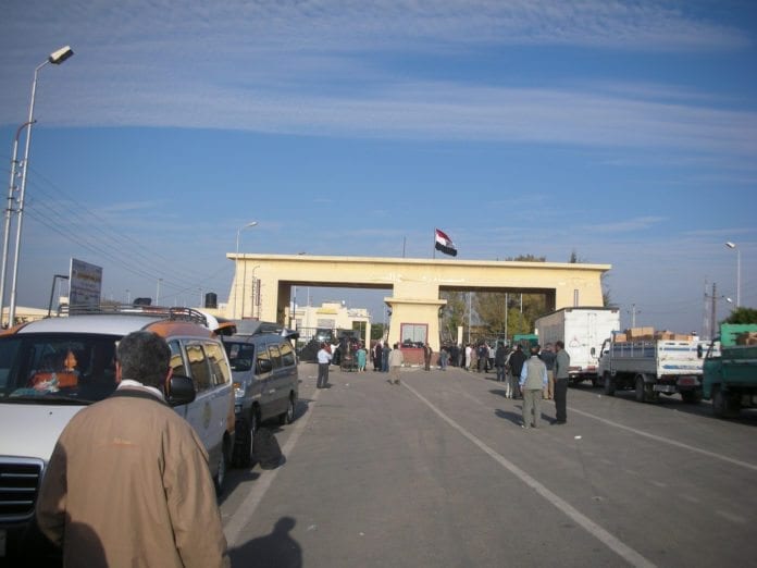 Grenseovergangen mellom Egypt og Gaza-stripen, i Rafah. (Foto: International Transport Workers' Federation) Grenseovergangen mellom Egypt og Gaza-stripen, i Rafah. (Foto: International Transport Workers' Federation)