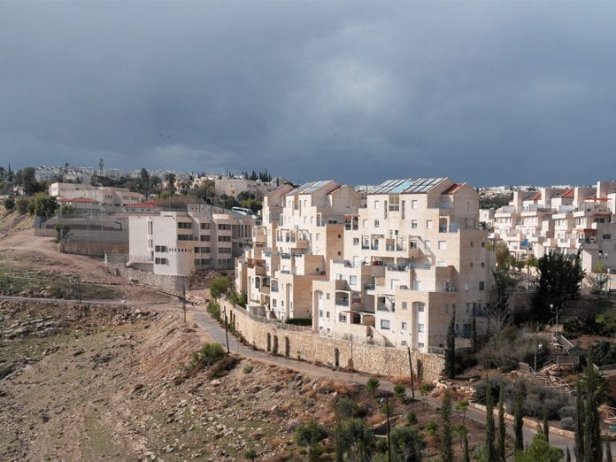 De store bosetningsblokkene på Vestbredden, som Ma'ale Adumim på bildet, vil ikke bli gjenstand for en israelsk byggestans under eventuelle fredsforhandlinger. (Foto: Sue Schoenfeld, flickr.com) De store bosetningsblokkene på Vestbredden, som Ma'ale Adumim på bildet, vil ikke bli gjenstand for en israelsk byggestans under eventuelle fredsforhandlinger. (Foto: Sue Schoenfeld, flickr.com)