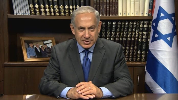 Statsminister Benjamin Netanyahu holder sin nyttårstale til den jødiske verden (Foto: Skjermdump fra IsraeliPM, YouTube.com) Statsminister Benjamin Netanyahu holder sin nyttårstale til den jødiske verden (Foto: Skjermdump fra IsraeliPM, YouTube.com)