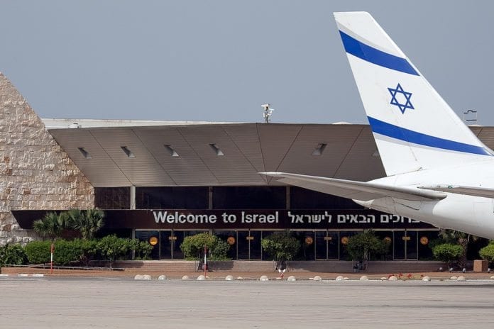 Rekordmange turister fra muslimske land besøkte i 2018 Israel. Her fra Ben-Gurion flyplass. (Foto: Flickr.com) Natt til tirsdag ble sikkerheten brutt på Ben Gurion flyplass, av to palestinere som hadde kjørt seg vill. (Foto: I Wish I Was Flying, flickr.com)