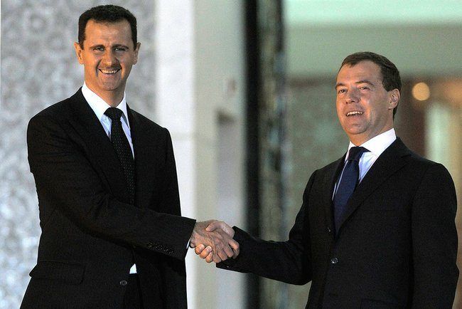Syria-president Bashar Assad og nåværende statsminister i Russland, Dimitri Medvedev. (Foto: Wikimedia Commons) Syria-president Bashar Assad og nåværende statsminister i Russland, Dimitri Medvedev. (Foto: Wikimedia Commons)