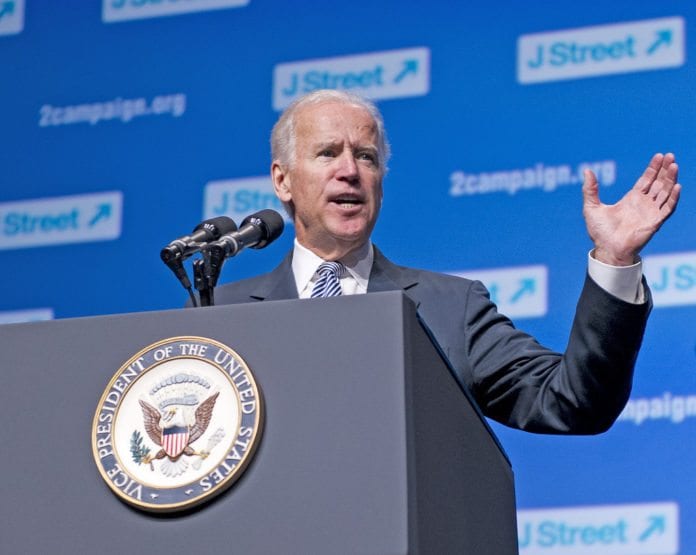 USAs visepresident Joe Biden talte på J Street-konferansen 2013 om fredsprosessen mellom Israel og PA. (Foto: jstreetdotorg, flickr.com) USAs visepresident Joe Biden talte på J Street-konferansen 2013 om fredsprosessen mellom Israel og PA. (Foto: jstreetdotorg, flickr.com)