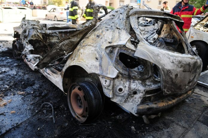 Israelerne håper å slippe flere tilfeller som dette etter frigjøringen av 32 terrorister på søndag, hvor palestinske raketter fra Gaza-stripen totalvraket en bil i Be'ersheba. (Illustrasjon: Israel Defense Forces, flickr.com) Israelerne håper å slippe flere tilfeller som dette etter frigjøringen av 32 terrorister på søndag, hvor palestinske raketter fra Gaza-stripen totalvraket en bil i Be'ersheba. (Illustrasjon: Israel Defense Forces, flickr.com)