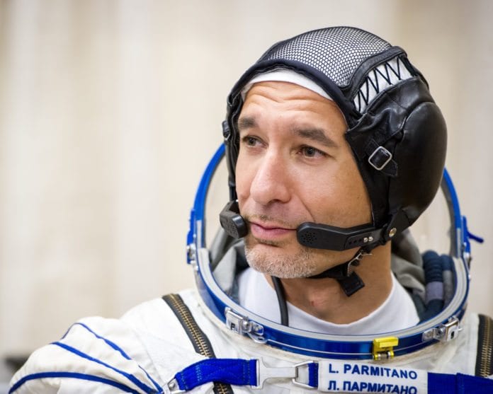 Astronaut Luca Parmitano under forberedelsene til sin reise til Den internasjonale romstasjonen. (Foto: Andre Shelepin, NASA HQ PHOTO, flickr.com) Astronaut Luca Parmitano under forberedelsene til sin reise til Den internasjonale romstasjonen. (Foto: Andre Shelepin, NASA HQ PHOTO, flickr.com)