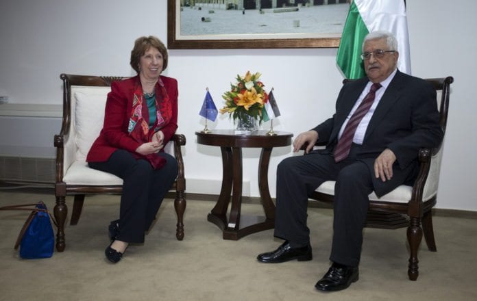 EUs utenriksminister Catherine Ashton (f.v.) og PA-president Mahmoud Abbas (Foto: European External Action Service, flickr.com) EUs utenriksminister Catherine Ashton (f.v.) og PA-president Mahmoud Abbas (Foto: European External Action Service, flickr.com)