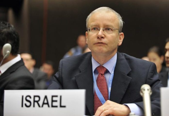 Israels FN-ambassadør til Menneskerettighetsrådet i Geneve, Aharon Leshno-Yaar. (Illustrasjon: Jean-Marc Ferre, UN Photo Geneva, flickr.com) Israels FN-ambassadør til Menneskerettighetsrådet i Geneve, Aharon Leshno-Yaar. (Illustrasjon: Jean-Marc Ferre, UN Photo Geneva, flickr.com)