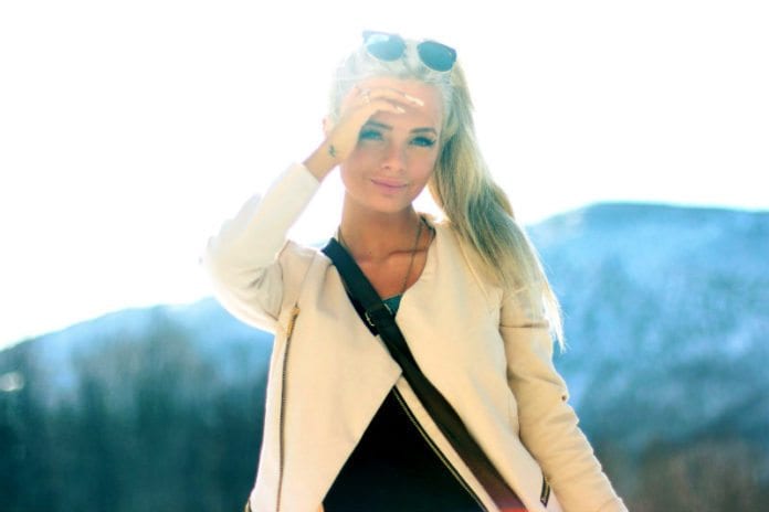Sophie Elise Isachsen fra Harstad driver en av Norges mest leste blogger. Det er tydelig at bloggen også leses i Israel. (Foto: sophieelise.blogg.no) Sophie Elise Isachsen fra Harstad driver en av Norges mest leste blogger. Det er tydelig at bloggen også leses i Israel. (Foto: sophieelise.blogg.no)