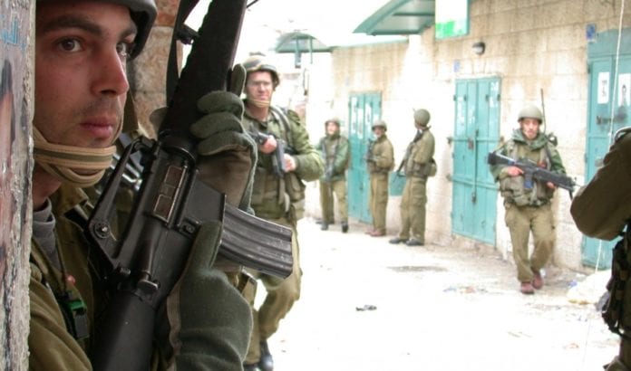 Israelske soldater ble beskutt da de gikk til pågripelse av terrormistenkt Hamas-medlem lørdag. Tre palestinere ble drept i sammenstøtene. Illustrasjonsfoto: GPO. Israelske soldater ble beskutt da de gikk til pågripelse av terrormistenkt Hamas-medlem lørdag. Tre palestinere ble drept i sammenstøtene. Illustrasjonsfoto: GPO.