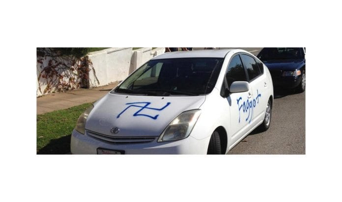 Et eksempel på vandalisering der noen har malt et hakekors på en bil, en av 751 registrerte antisemittiske hendelser i USA i fjor. Foto: Anti-Defamation League. Et eksempel på vandalisering der noen har malt et hakekors på en bil, en av 751 registrerte antisemittiske hendelser i USA i fjor. Foto: Anti-Defamation League.
