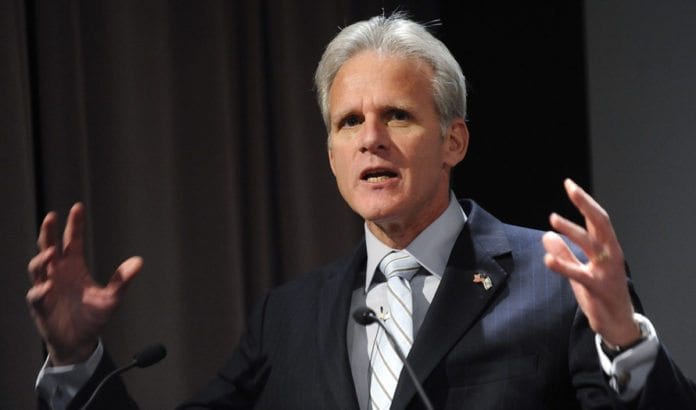 Historiker og tidligere ambassdør Michael Oren går i rette med apartheid-anklagen mot Israel. (Foto: USC Public Diplomacy / CC / Flickr.com.) Historiker og tidligere ambassdør Michael Oren går i rette med apartheid-anklagen mot Israel. (Foto: USC Public Diplomacy / CC / Flickr.com.)