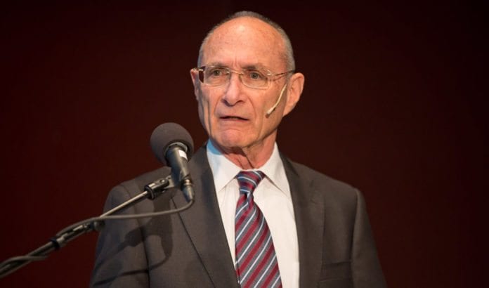Israels turistminister Uzi Landau kan glede seg over rekordhøye besøkstall. (Foto: Tor-Bjørn Nordgaard.) Israels turistminister Uzi Landau kan glede seg over rekordhøye besøkstall. (Foto: Tor-Bjørn Nordgaard.)
