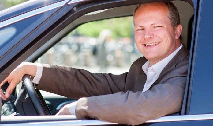 Samferdselsminister Ketil Solvik-Olsen sier ja til bruk av væpnede vakter på flyvninger til USA og Israel. (Foto: Tor Midtbø/ SD) Samferdselsminister Ketil Solvik-Olsen sier ja til bruk av væpnede vakter på flyvninger til USA og Israel. (Foto: Tor Midtbø/ SD)