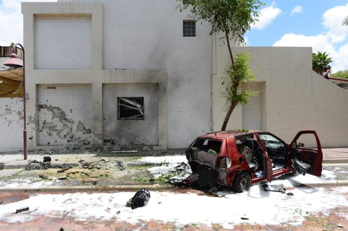 Hamas-rakett var nære ved å treffe en bolig i Ashdod i går. (Foto: Israel Ministry of Foreign Affairs, flickr.com) Hamas-rakett var nære ved å treffe en bolig i Ashdod i går. (Foto: Israel Ministry of Foreign Affairs, flickr.com)