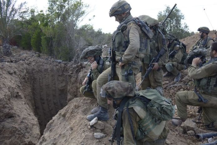 Israelske styrker har avdekket et stort antall tunneler som Hamas har gravd mot og inn under grensen til Israel med plan om å angripe israelske tettsteder eller kidnappe israelske soldater. I disse tunnelene har Hamas misbrukt sement som var tiltenkt til sivile formål. (Foto: IDF) Israelske styrker har avdekket et stort antall tunneler som Hamas har gravd mot og inn under grensen til Israel med plan om å angripe israelske tettsteder eller kidnappe israelske soldater. I disse tunnelene har Hamas misbrukt sement som var tiltenkt til sivile formål. (Foto: IDF)
