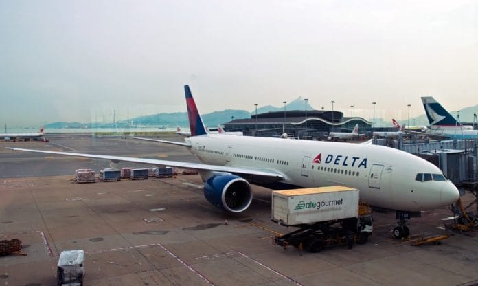 Et av Delta Airlines' Boeing 777-fly på ruten til Hong Kong (Illustrasjon: Phillip Catter, flickr.com) Et av Delta Airlines' Boeing 777-fly på ruten til Hong Kong (Illustrasjon: Phillip Catter, flickr.com)