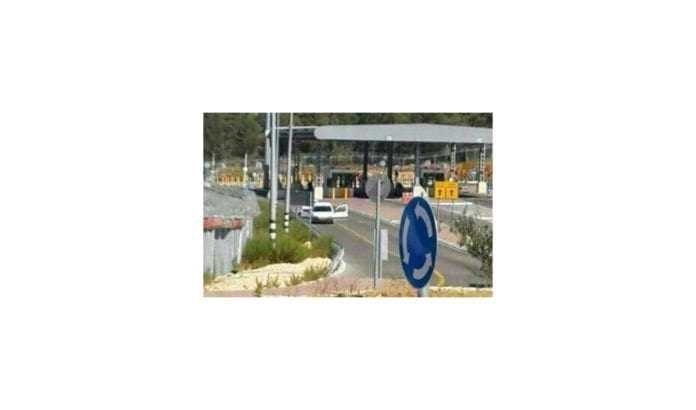 Denne bilen viste seg i være rustet for terrorangrep i Beitar Ilit søndag morgen. (Foto: Mount Hebron kommunale myndigheter) Denne bilen viste seg i være rustet for terrorangrep i Beitar Ilit søndag morgen. (Foto: Mount Hebron kommunale myndigheter)