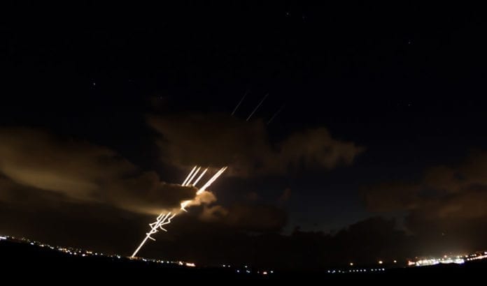 Raketter Tre raketter er avfyrt mot Israel. To av dem ble skutt ned av rakettforsvaret Iron Dome. (Arkivfoto: IDF)
