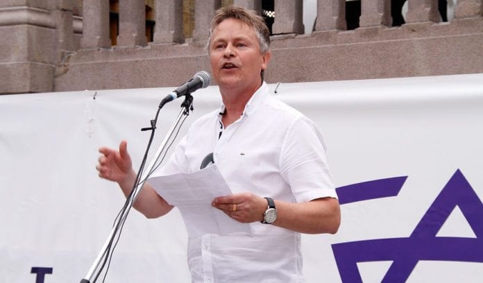 Bengt-Ove Nordgård, nestleder i MIFFs hovedstyre, taler på støttemarkeringen i Oslo 10. august 2014. (Foto: MIFF) Bengt-Ove Nordgård, nestleder i MIFFs hovedstyre, taler på støttemarkeringen i Oslo 10. august 2014. (Foto: MIFF)
